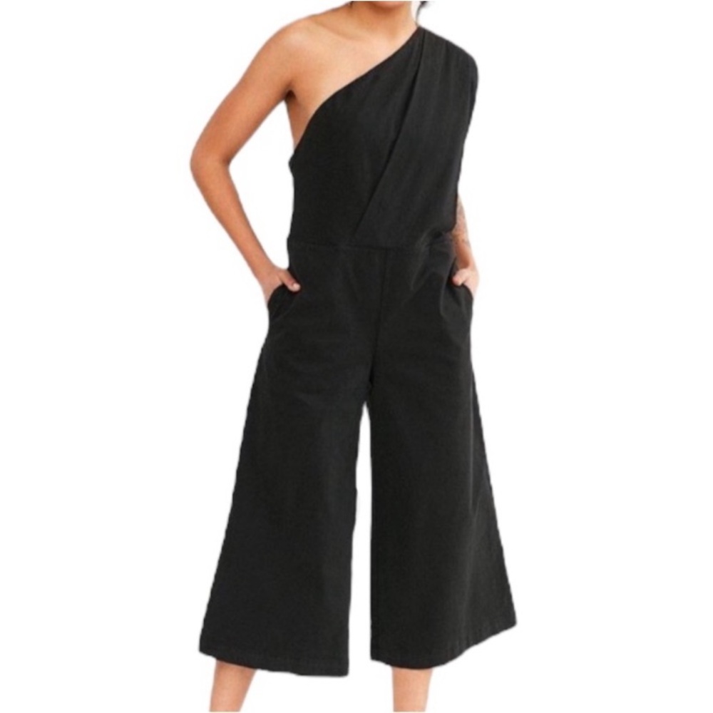 MOVING SALE | Women’s Urban Outfitters One-Shoulder Black Jumpsuit, Size M